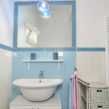 Casamare - Numana, Comodo Trilocale In Centro Appartement Numana
