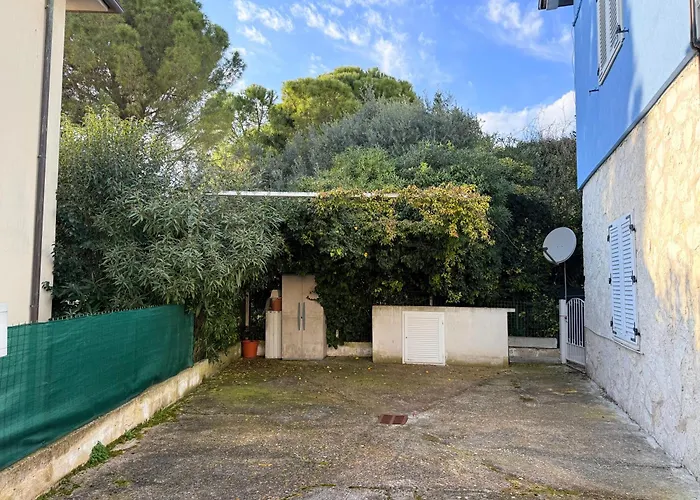 N308 - Numana, Comodo Trilocale In Centro