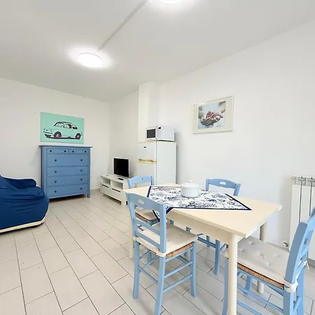 Casamare - Numana, Comodo Trilocale In Centro *