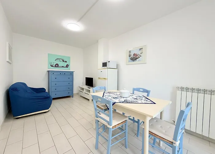 Casamare - Numana, Comodo Trilocale In Centro *