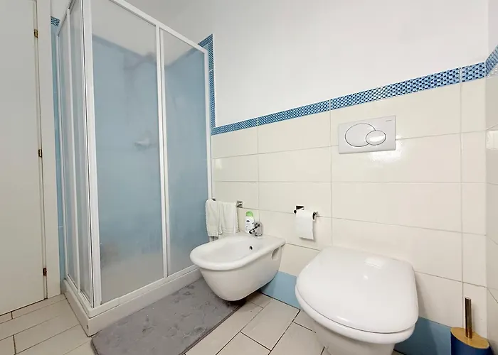 Casamare - Numana, Comodo Trilocale In Centro Numana