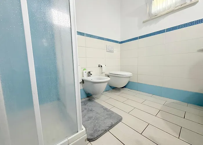 Casamare - Numana, Comodo Trilocale In Centro Numana